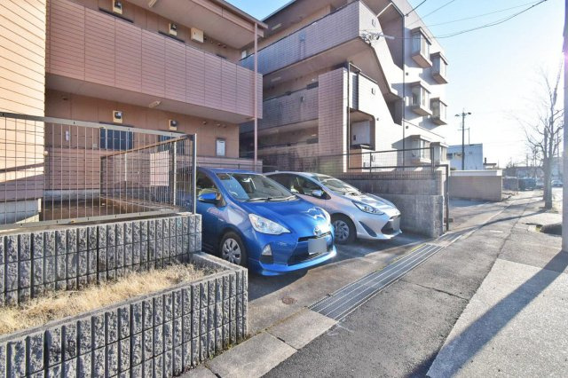 レザンドールⅡの駐車場|駐車場完備です