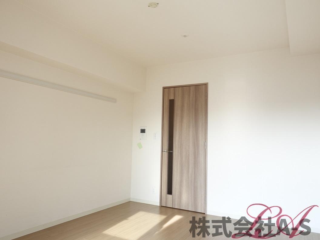 プレサンス栄ラグジュの居間・リビング|同間取り画像使用
実際のお部屋と色などが異なる場合がございます。