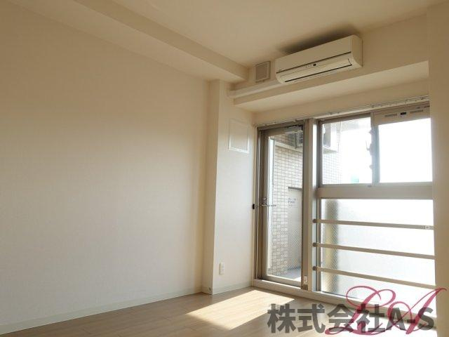 プレサンス栄ラグジュの居間・リビング|同間取り画像使用
実際のお部屋と色などが異なる場合がございます。