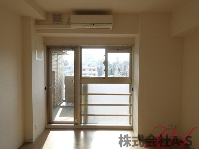 プレサンス栄ラグジュの居間・リビング|同間取り画像使用
実際のお部屋と色などが異なる場合がございます。