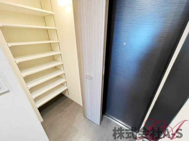 プレサンス今池駅前フェルディノの収納|同間取り画像使用
実際のお部屋と色などが異なる場合がございます。