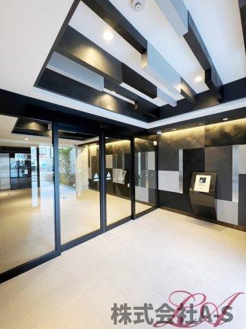 プレサンス今池駅前フェルディノのエントランス|同間取り画像使用
実際のお部屋と色などが異なる場合がございます。