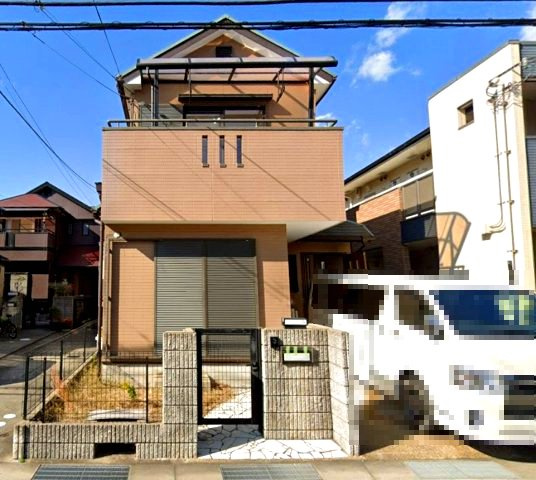 伊丹市中野北3丁目の外観|前道は陽当たり・風通しが良い幅員12ｍ
