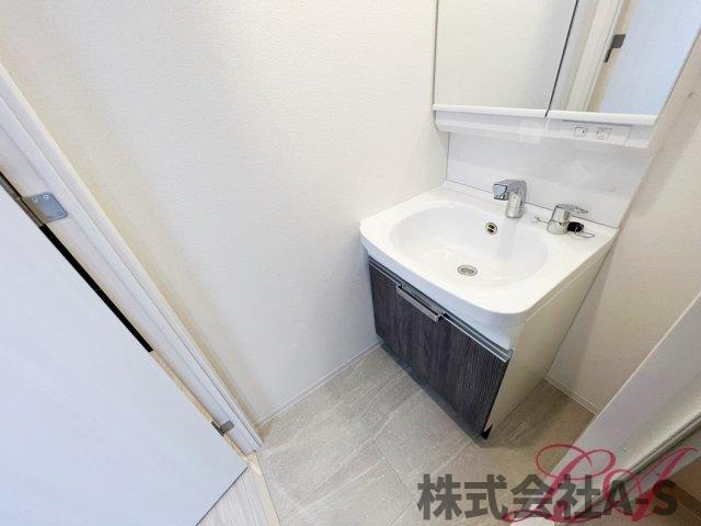 プレサンス新栄アーバンフローの洗面所|同間取り画像使用
実際のお部屋と色などが異なる場合がございます。