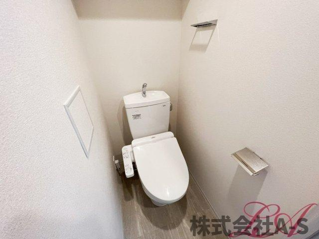 プレサンス新栄アーバンフローのトイレ|同間取り画像使用
実際のお部屋と色などが異なる場合がございます。