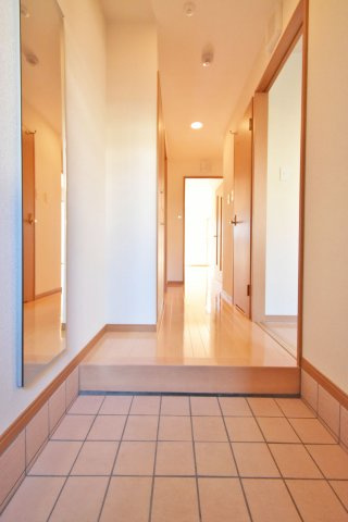 ラフォーレ東山（仲介手数料無料物件）の玄関|ゆったりとした玄関です