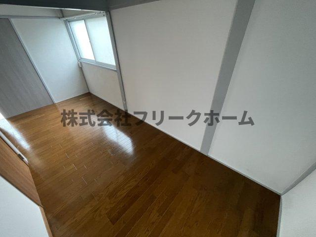 小金井市前原町４丁目のアパートの居間・リビング
