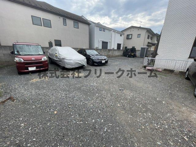 小金井市前原町４丁目のアパートの駐車場