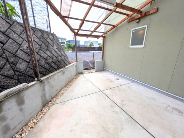 貝塚市東山１丁目戸建のその他|脱衣場や、LDKから出入りできます。雨がかかりません。