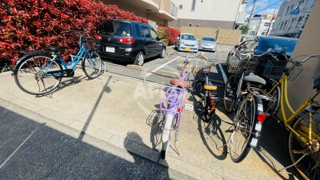 レジデンシア北田辺　北田辺小学校の駐車場|レジデンシア北田辺　駐車場