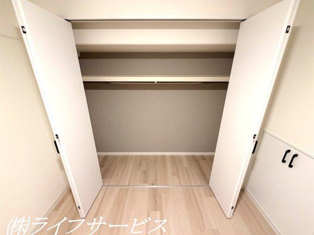 【収納】 | エバーグリーン淀川２号館 | サービスルーム／収納豊富！クローゼット＆収納棚＆物入２カ所！