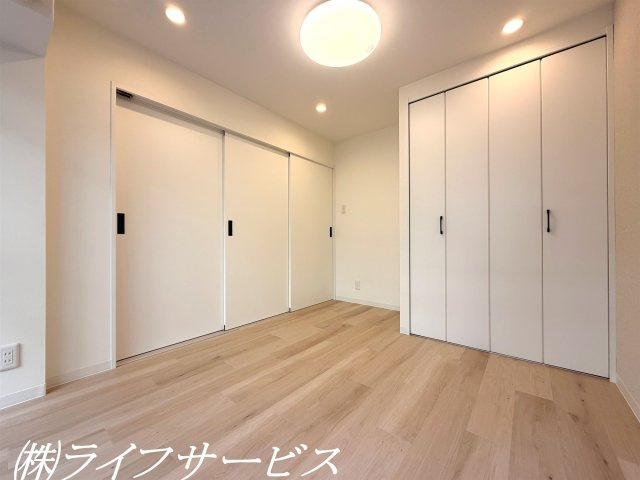 【洋室】 | エバーグリーン淀川２号館 | バルコニー側洋室(１)／クローゼット有