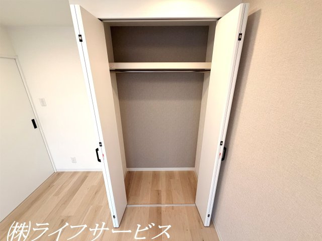 【収納】 | エバーグリーン淀川２号館 | バルコニー側洋室(１)／クローゼット有