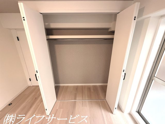 【収納】 | エバーグリーン淀川２号館 | バルコニー側洋室(２)／クローゼット有
