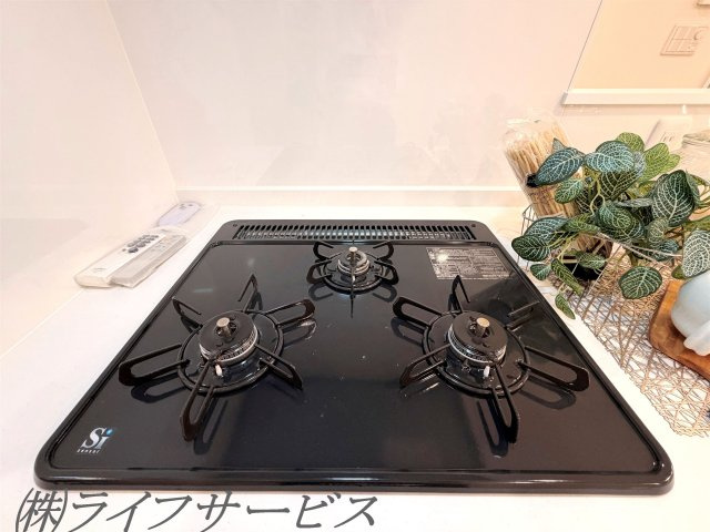 【キッチン】 | エバーグリーン淀川２号館 | キッチン３口ガスコンロでお料理楽々！