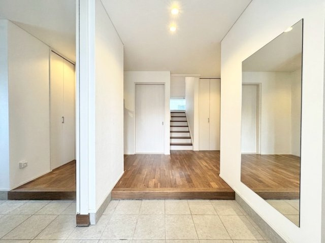 北27条東21丁目戸建の玄関|玄関（冬に重宝する土間床暖あり）