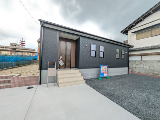 石岡市府中　2期　新築戸建ての外観|【月々5万円台〜】
写真だけでは伝わらない快適さを、ぜひ現地で体感しませんか？
即日見学可能です！平日のご案内も可能です♪
お気軽にお問合せください！