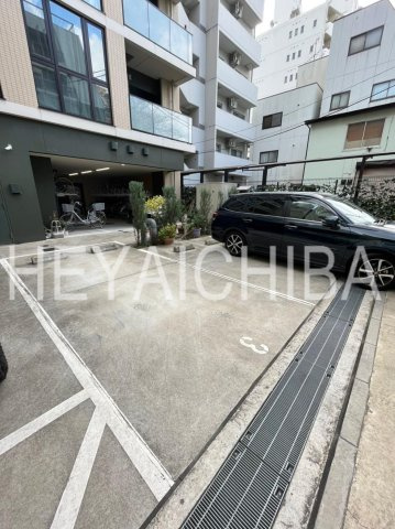 エルシノア住吉の駐車場