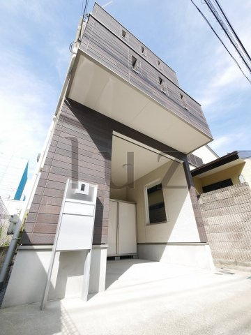 横浜市神奈川区神奈川１丁目の一戸建ての外観