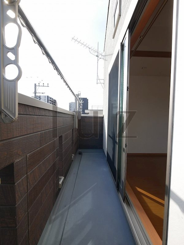 横浜市神奈川区神奈川１丁目の一戸建てのバルコニー