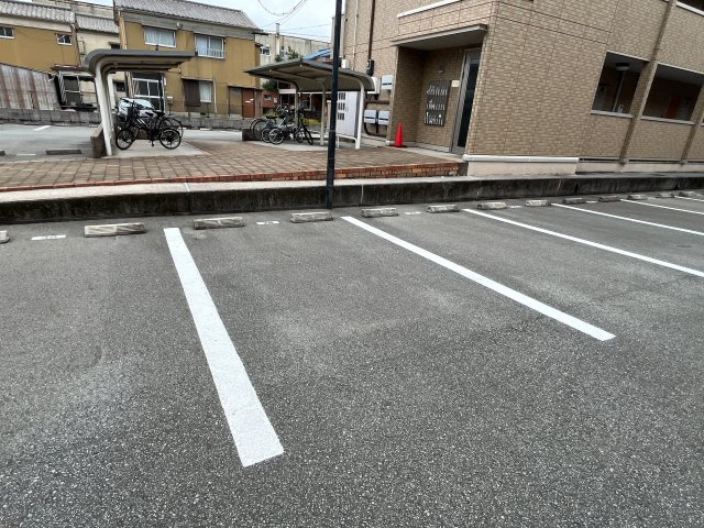 セジュール白浜　B棟の駐車場