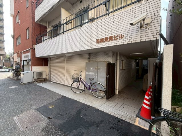 池袋見真ビル　203のエントランス