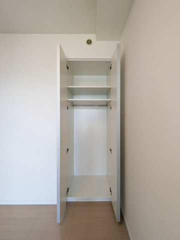シティタワー西梅田の収納|納戸の収納です。
