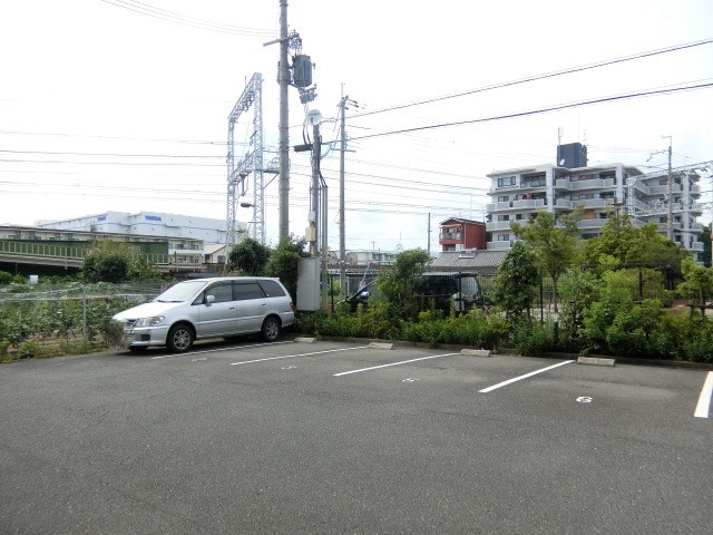 グランデパイースの周辺