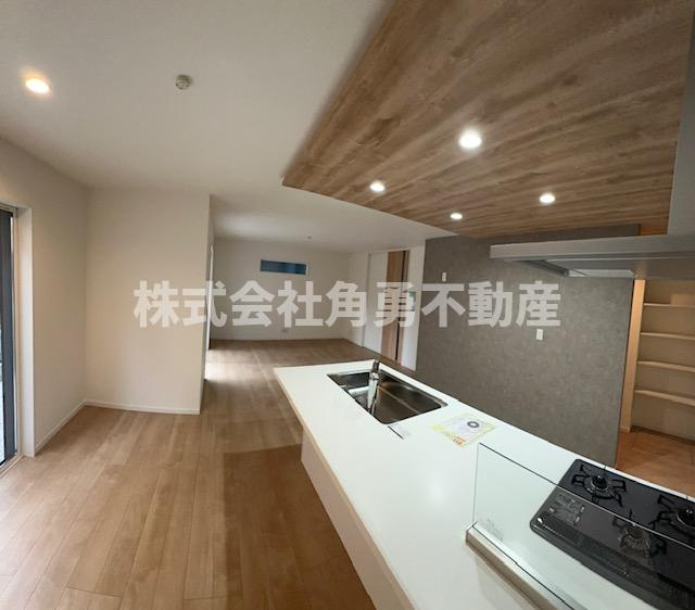 平塚市第1南原　新築一戸建て　1号棟の内観：施工例|《施工例》キッチン