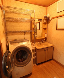 【洗面所】 | 笠間市来栖5LDK平屋中古住宅 | ※一部写真が見やすいように家具・荷物等を消しています。
