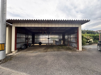 【駐車場】 | 笠間市来栖5LDK平屋中古住宅 | 車庫①