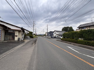 【前面道路含む現地写真】 | 笠間市来栖5LDK平屋中古住宅
