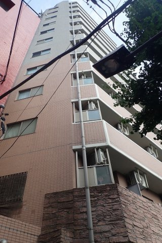 メインステージ本駒込駅前の外観
