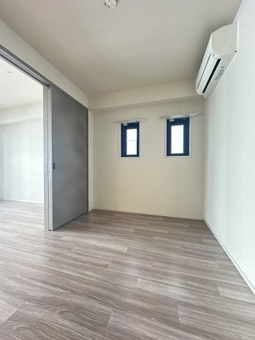 SK RESIDENCES SHINSAIBASHI (旧 SK RESIDENCE)の居間・リビング