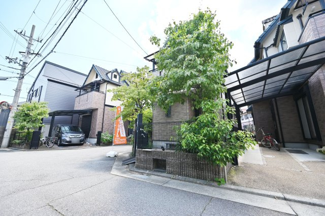 宝塚市中州1丁目中古戸建｜3LDK＋駐車1台可の外観|LDKを含め、全室南向きで陽当たり良好です。