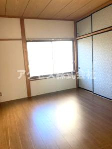 【居間・リビング】 | 1階の洋室①、和室から洋室へ床リフォーム済みのリアル6帖！