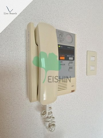 ロイヤル神屋の居間・リビング