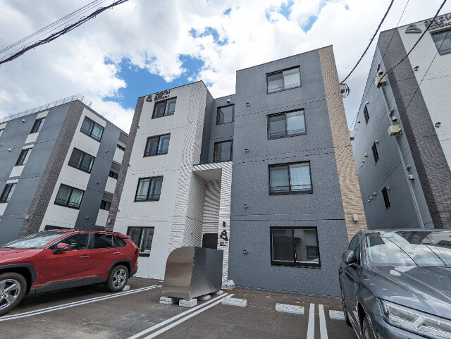 8 3W2(b)HACHI SANWESTNY