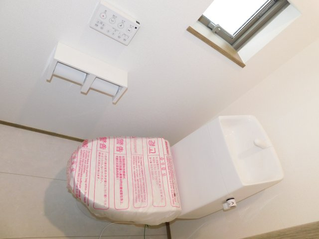 名古屋市港区東茶屋１丁目の新築一戸建のトイレ|◇トイレ◇　　１・２階シャワートイレ　節水タイプ　リモコンパネル付き