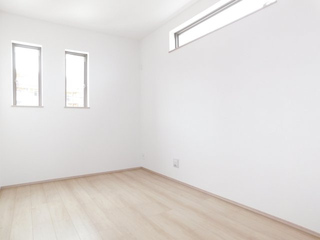 名古屋市港区東茶屋１丁目の新築一戸建の洋室|◇洋室◇　　明るい洋室約５．０帖　全居室収納完備！