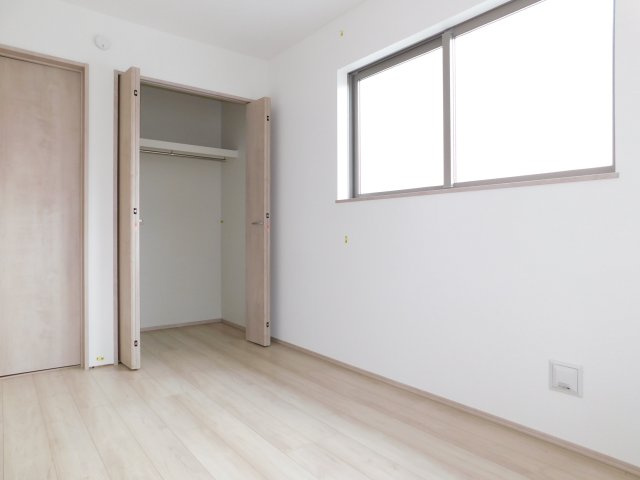 名古屋市港区東茶屋１丁目の新築一戸建の洋室|◇洋室◇　　明るい洋室約５．０帖　全居室収納完備！