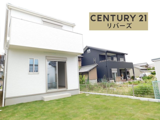 名古屋市港区東茶屋１丁目の新築一戸建の外観|☆Ｂ号棟☆　　新価格！！いつでも見学できます♪（お問合せ当日、平日、水曜、夜間でもＯＫ）　敷地４５．８０坪！　駐車並列２台ＯＫ！　天然芝の広い庭付き♪　小・中学校や商業施設徒歩１０分圏内の好立地♪