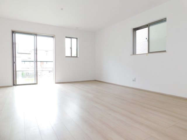 名古屋市港区東茶屋１丁目の新築一戸建の居間・リビング|◇リビング◇　　南面で明るいリビング約１８．５帖　インテリアが映えるワイドリビング♪