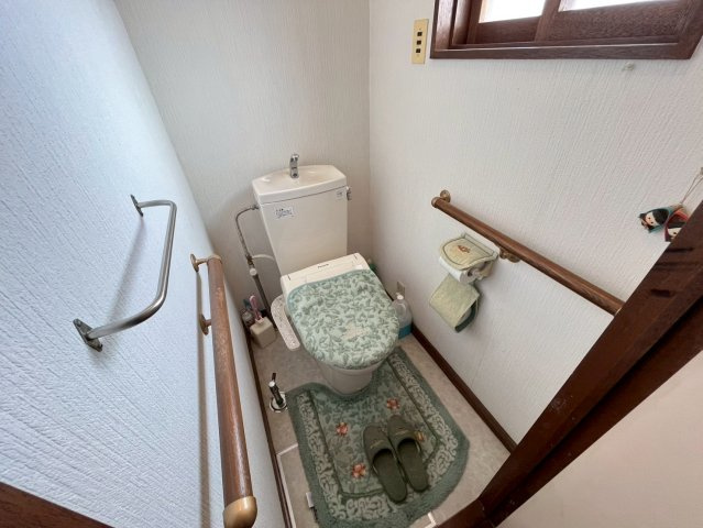 花川北３条５丁目 戸建のトイレ|シャワー付きトイレ