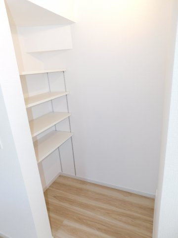 名古屋市北区西味鋺３丁目の新築一戸建の収納|◇パントリー◇　　可動棚付きで整理整頓しやすい大容量パントリー完備！