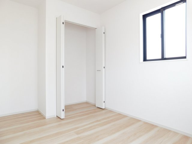 名古屋市北区西味鋺３丁目の新築一戸建の洋室|◇洋室◇　　明るい洋室４．９帖　全居室収納完備♪　