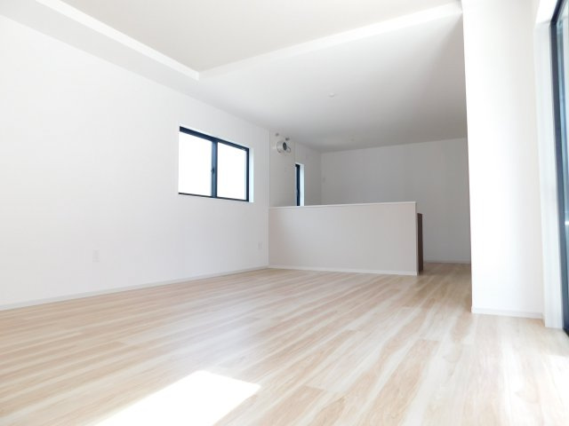 名古屋市北区西味鋺３丁目の新築一戸建の居間・リビング|◇リビング◇　　南面で明るいリビング１８．８帖　人気の対面キッチン♪　