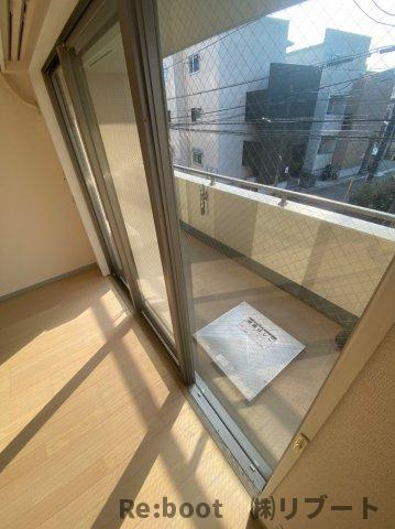 ラ・アトレ松戸【分譲賃貸】のバルコニー|バルコニー付きです