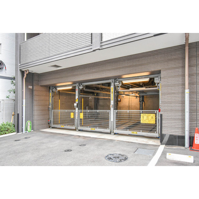 エスリード神戸三宮の駐車場