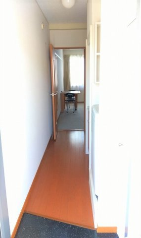 レオパレスメイの玄関